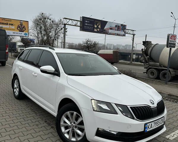 Белый Шкода Октавия, объемом двигателя 1.97 л и пробегом 250 тыс. км за 14500 $, фото 7 на Automoto.ua