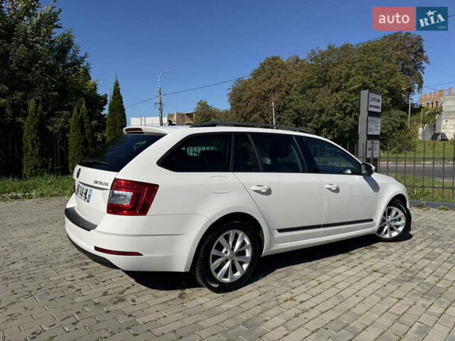 Шкода Октавия 2018 в Ровно на Automoto.ua Белый Шкода Октавия, объемом двигателя 1.6 л и пробегом 196 тыс. км за 14300 $, фото 6 на Automoto.ua