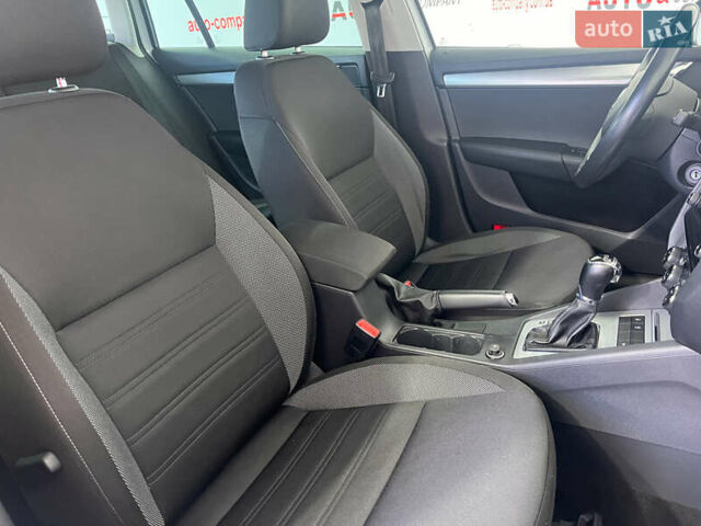 Белый Шкода Октавия, объемом двигателя 1.6 л и пробегом 209 тыс. км за 15950 $, фото 16 на Automoto.ua