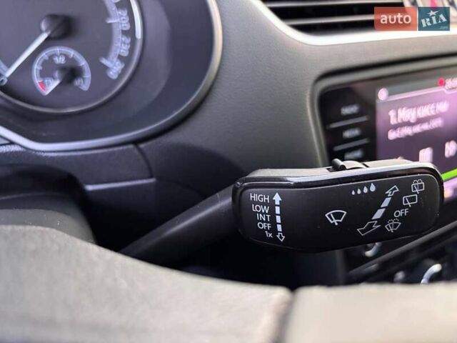 Белый Шкода Октавия, объемом двигателя 1.6 л и пробегом 201 тыс. км за 14600 $, фото 35 на Automoto.ua