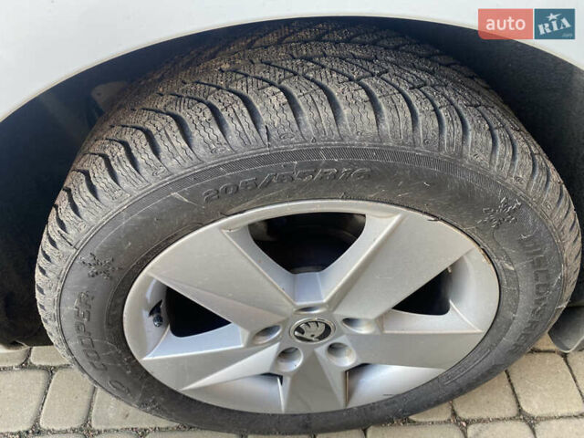 Белый Шкода Октавия, объемом двигателя 1.6 л и пробегом 223 тыс. км за 15500 $, фото 11 на Automoto.ua