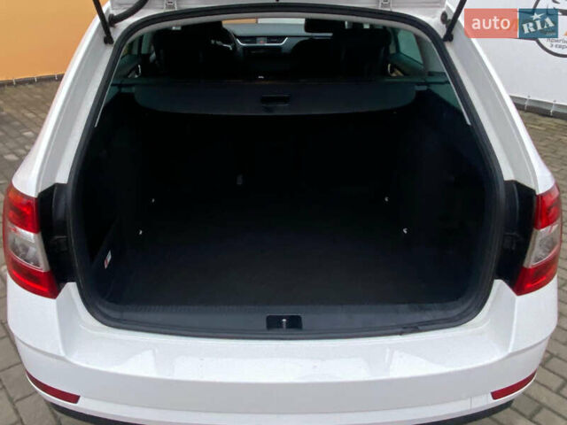 Белый Шкода Октавия, объемом двигателя 1.97 л и пробегом 210 тыс. км за 13999 $, фото 26 на Automoto.ua