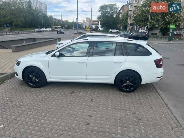 Белый Шкода Октавия, объемом двигателя 1.5 л и пробегом 220 тыс. км за 14500 $, фото 5 на Automoto.ua