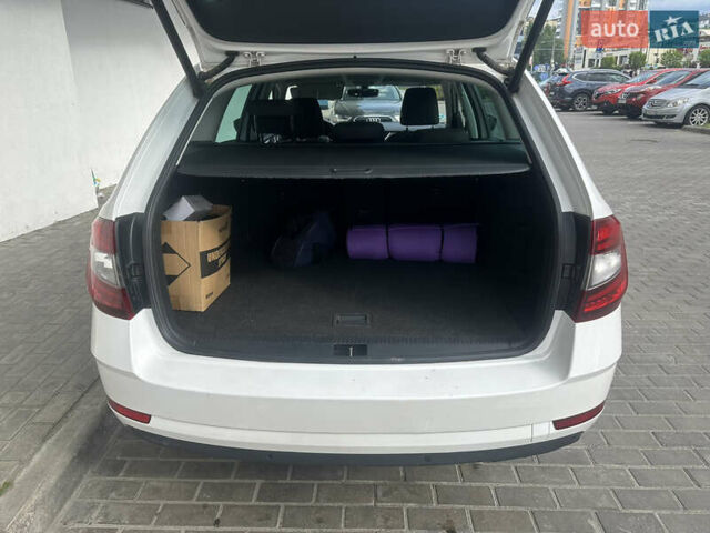 Шкода Октавия 2018 в Львове на Automoto.ua Белый Шкода Октавия, объемом двигателя 1.97 л и пробегом 198 тыс. км за 13600 $, фото 16 на Automoto.ua