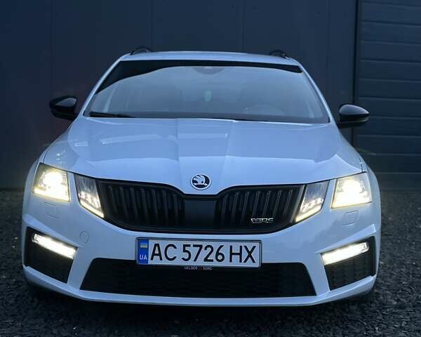 Белый Шкода Октавия, объемом двигателя 1.97 л и пробегом 260 тыс. км за 17900 $, фото 9 на Automoto.ua