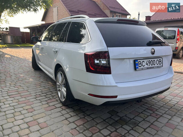 Белый Шкода Октавия, объемом двигателя 1.6 л и пробегом 239 тыс. км за 15000 $, фото 7 на Automoto.ua