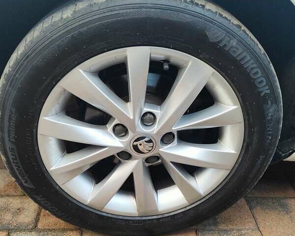 Белый Шкода Октавия, объемом двигателя 2 л и пробегом 271 тыс. км за 14399 $, фото 35 на Automoto.ua