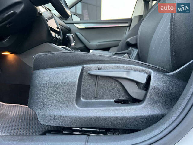 Білий Шкода Октавія, об'ємом двигуна 1.6 л та пробігом 302 тис. км за 14290 $, фото 19 на Automoto.ua