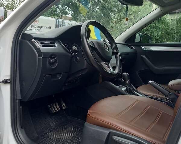 Белый Шкода Октавия, объемом двигателя 1.6 л и пробегом 258 тыс. км за 13500 $, фото 10 на Automoto.ua
