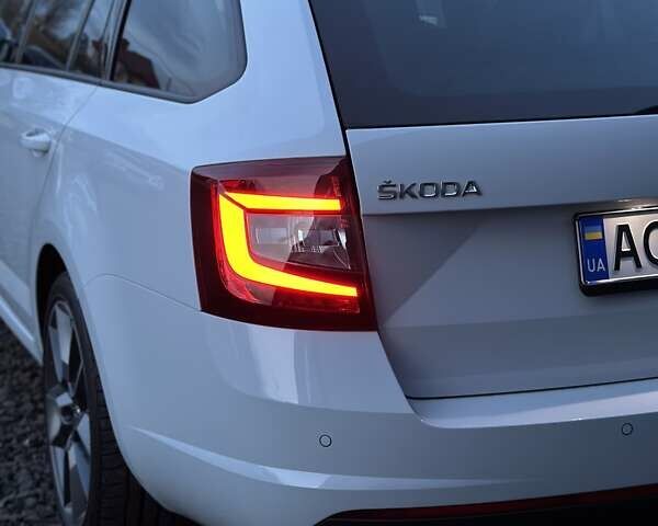 Белый Шкода Октавия, объемом двигателя 1.97 л и пробегом 260 тыс. км за 17900 $, фото 6 на Automoto.ua