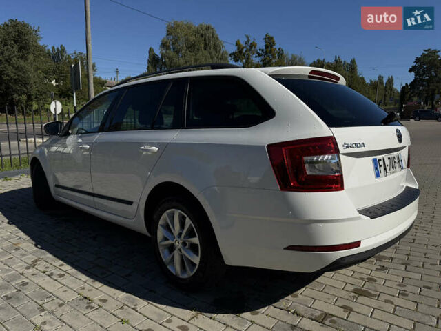 Шкода Октавия 2018 в Ровно на Automoto.ua Белый Шкода Октавия, объемом двигателя 1.6 л и пробегом 196 тыс. км за 14300 $, фото 7 на Automoto.ua