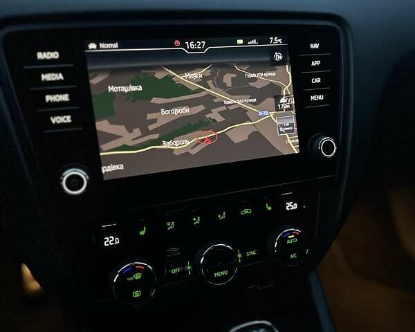 Белый Шкода Октавия, объемом двигателя 1.97 л и пробегом 260 тыс. км за 17900 $, фото 11 на Automoto.ua