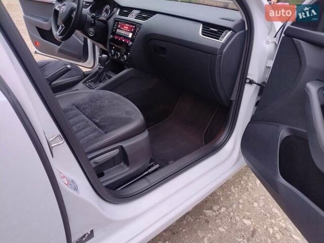 Білий Шкода Октавія, об'ємом двигуна 1.97 л та пробігом 231 тис. км за 16900 $, фото 23 на Automoto.ua