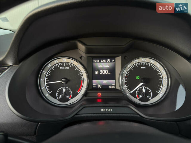 Белый Шкода Октавия, объемом двигателя 1.97 л и пробегом 236 тыс. км за 15700 $, фото 16 на Automoto.ua