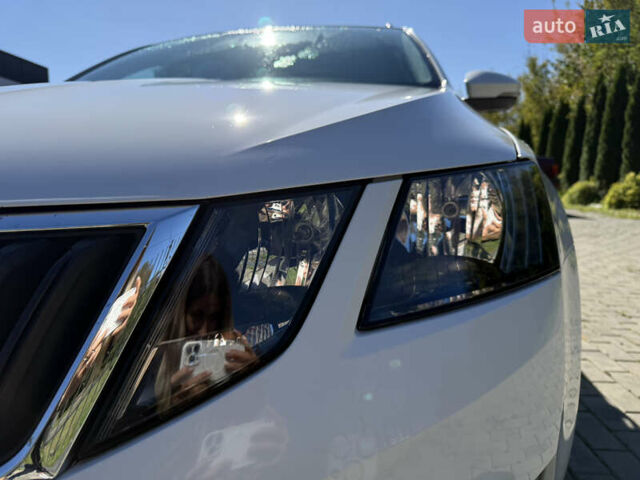 Шкода Октавия 2018 в Ровно на Automoto.ua Белый Шкода Октавия, объемом двигателя 1.6 л и пробегом 196 тыс. км за 14300 $, фото 8 на Automoto.ua
