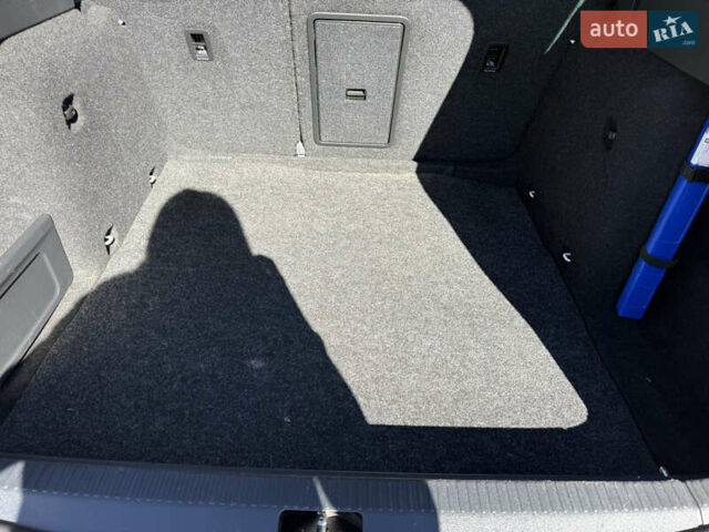 Белый Шкода Октавия, объемом двигателя 1.6 л и пробегом 196 тыс. км за 14200 $, фото 21 на Automoto.ua