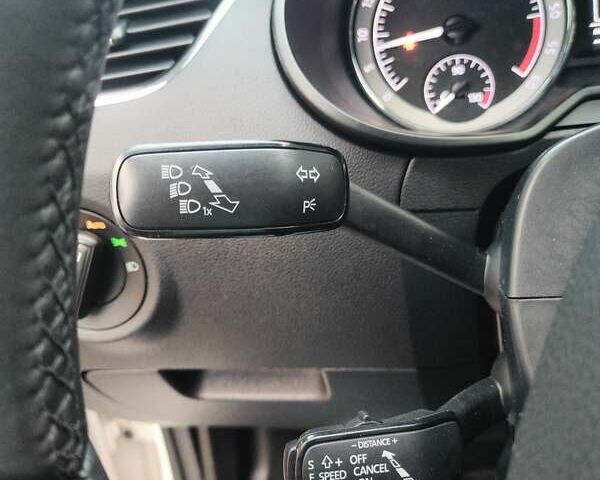 Белый Шкода Октавия, объемом двигателя 2 л и пробегом 271 тыс. км за 14399 $, фото 30 на Automoto.ua