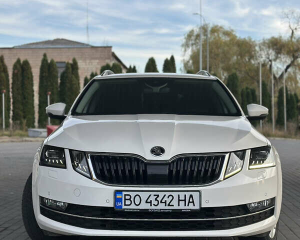 Білий Шкода Октавія, об'ємом двигуна 1.97 л та пробігом 225 тис. км за 15499 $, фото 2 на Automoto.ua