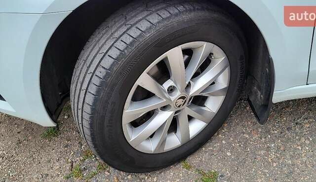 Белый Шкода Октавия, объемом двигателя 1.97 л и пробегом 241 тыс. км за 18950 $, фото 6 на Automoto.ua