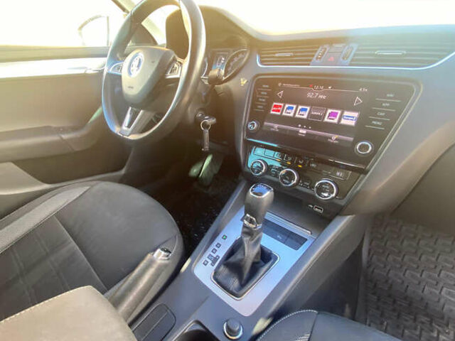 Білий Шкода Октавія, об'ємом двигуна 1.97 л та пробігом 210 тис. км за 14500 $, фото 8 на Automoto.ua