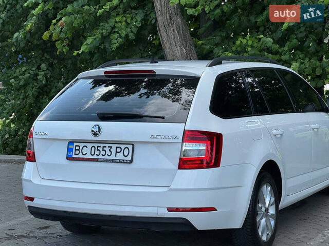 Белый Шкода Октавия, объемом двигателя 2 л и пробегом 229 тыс. км за 15500 $, фото 27 на Automoto.ua