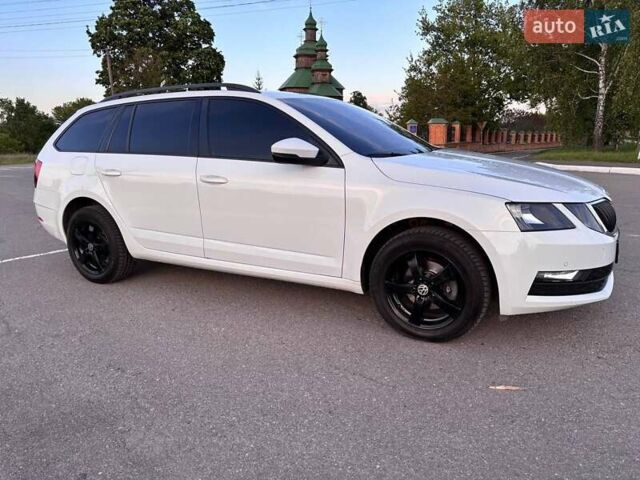 Шкода Октавия 2018 в Киеве на Automoto.ua Белый Шкода Октавия, объемом двигателя 1.6 л и пробегом 206 тыс. км за 14600 $, фото 13 на Automoto.ua