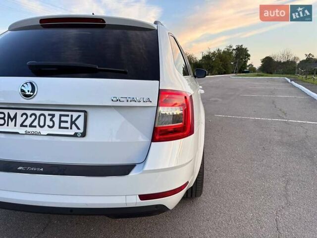 Белый Шкода Октавия, объемом двигателя 1.6 л и пробегом 201 тыс. км за 14600 $, фото 17 на Automoto.ua