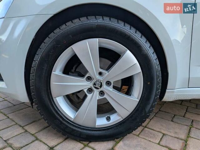 Білий Шкода Октавія, об'ємом двигуна 1.6 л та пробігом 210 тис. км за 14350 $, фото 15 на Automoto.ua