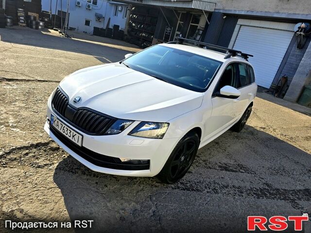 Білий Шкода Октавія, об'ємом двигуна 2 л та пробігом 269 тис. км за 13900 $, фото 1 на Automoto.ua