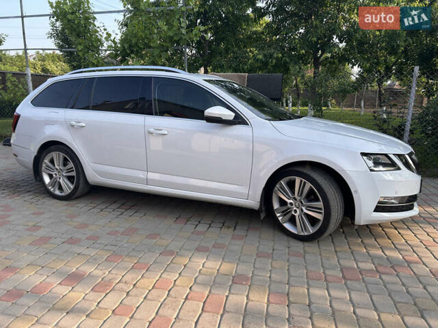 Белый Шкода Октавия, объемом двигателя 1.6 л и пробегом 239 тыс. км за 15000 $, фото 3 на Automoto.ua