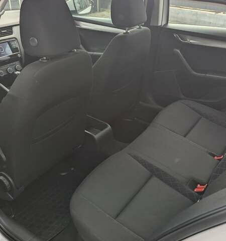 Белый Шкода Октавия, объемом двигателя 1.6 л и пробегом 250 тыс. км за 11900 $, фото 23 на Automoto.ua