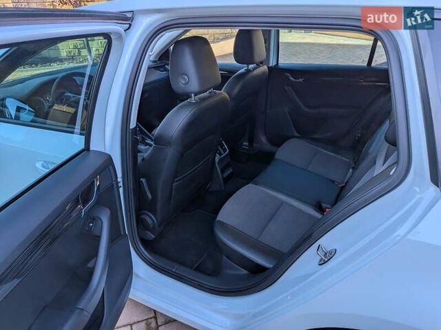 Білий Шкода Октавія, об'ємом двигуна 1.6 л та пробігом 210 тис. км за 14350 $, фото 20 на Automoto.ua