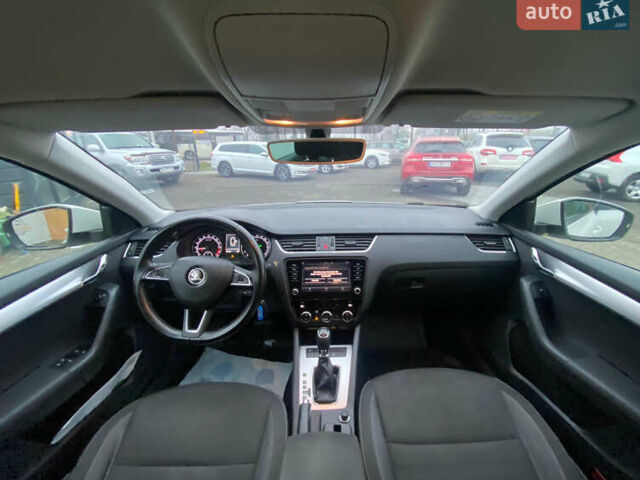Белый Шкода Октавия, объемом двигателя 1.97 л и пробегом 210 тыс. км за 13999 $, фото 10 на Automoto.ua