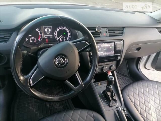 Белый Шкода Октавия, объемом двигателя 1.6 л и пробегом 211 тыс. км за 12900 $, фото 16 на Automoto.ua