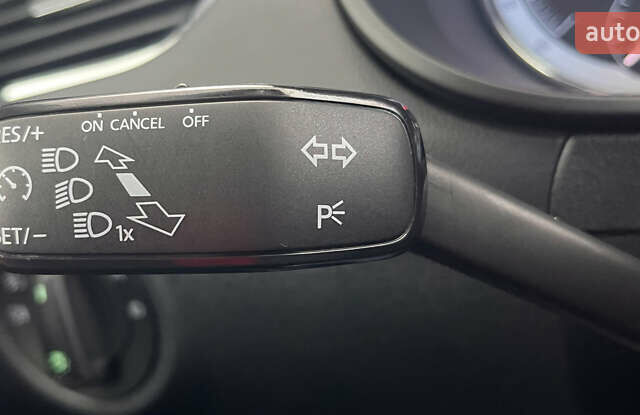 Белый Шкода Октавия, объемом двигателя 1.6 л и пробегом 209 тыс. км за 15950 $, фото 12 на Automoto.ua