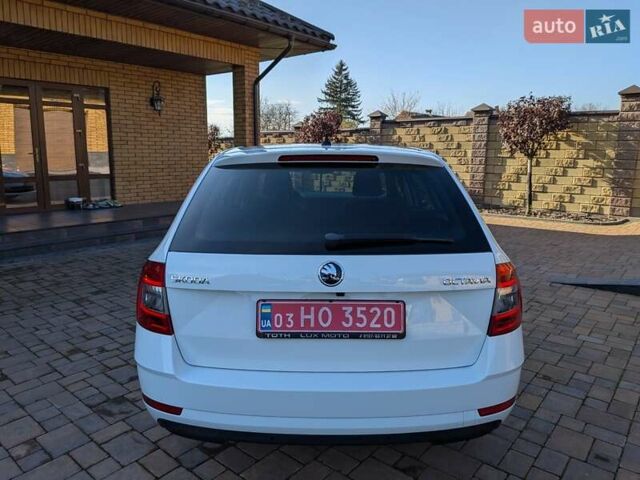 Білий Шкода Октавія, об'ємом двигуна 1.6 л та пробігом 210 тис. км за 14350 $, фото 11 на Automoto.ua