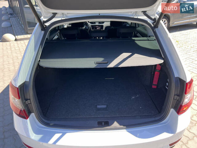 Белый Шкода Октавия, объемом двигателя 1.97 л и пробегом 116 тыс. км за 19990 $, фото 41 на Automoto.ua