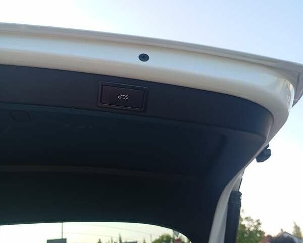 Білий Шкода Октавія, об'ємом двигуна 1.6 л та пробігом 223 тис. км за 15950 $, фото 10 на Automoto.ua