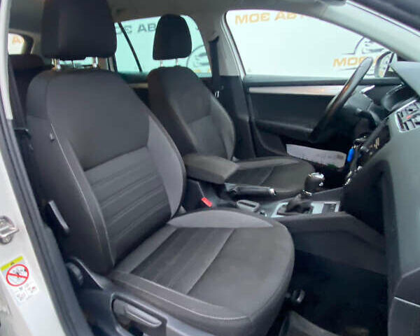 Белый Шкода Октавия, объемом двигателя 1.97 л и пробегом 210 тыс. км за 13999 $, фото 16 на Automoto.ua