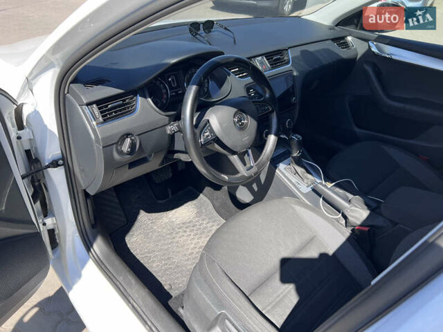 Белый Шкода Октавия, объемом двигателя 1.97 л и пробегом 116 тыс. км за 19990 $, фото 12 на Automoto.ua