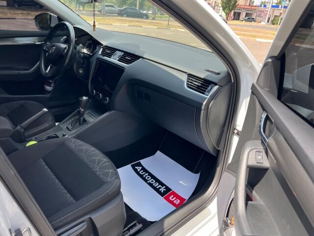 Белый Шкода Октавия, объемом двигателя 2 л и пробегом 209 тыс. км за 16990 $, фото 14 на Automoto.ua