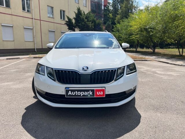 Белый Шкода Октавия, объемом двигателя 2 л и пробегом 209 тыс. км за 16990 $, фото 7 на Automoto.ua