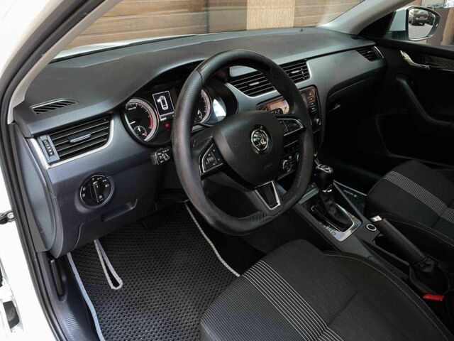 Белый Шкода Октавия, объемом двигателя 2 л и пробегом 324 тыс. км за 15699 $, фото 10 на Automoto.ua