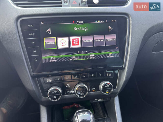 Белый Шкода Октавия, объемом двигателя 1.6 л и пробегом 239 тыс. км за 15000 $, фото 25 на Automoto.ua