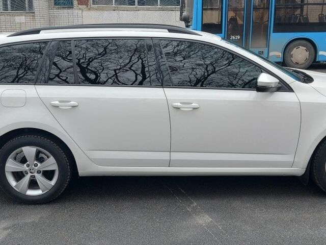 Білий Шкода Октавія, об'ємом двигуна 1.6 л та пробігом 178 тис. км за 14700 $, фото 3 на Automoto.ua