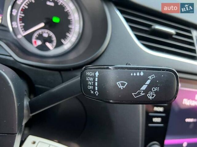 Білий Шкода Октавія, об'ємом двигуна 1.6 л та пробігом 302 тис. км за 14290 $, фото 25 на Automoto.ua