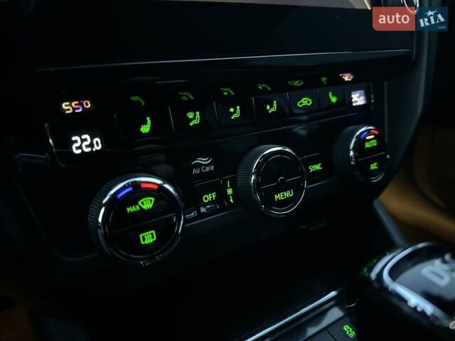 Белый Шкода Октавия, объемом двигателя 1.97 л и пробегом 260 тыс. км за 17900 $, фото 19 на Automoto.ua