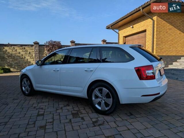 Білий Шкода Октавія, об'ємом двигуна 1.6 л та пробігом 210 тис. км за 14350 $, фото 9 на Automoto.ua