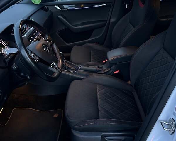 Белый Шкода Октавия, объемом двигателя 1.97 л и пробегом 260 тыс. км за 17900 $, фото 13 на Automoto.ua