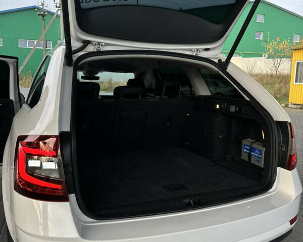 Білий Шкода Октавія, об'ємом двигуна 1.97 л та пробігом 225 тис. км за 15499 $, фото 12 на Automoto.ua